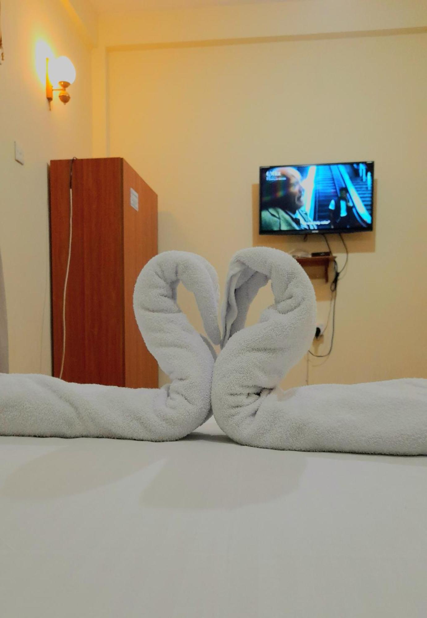 Madara Hotel Horana Buitenkant foto